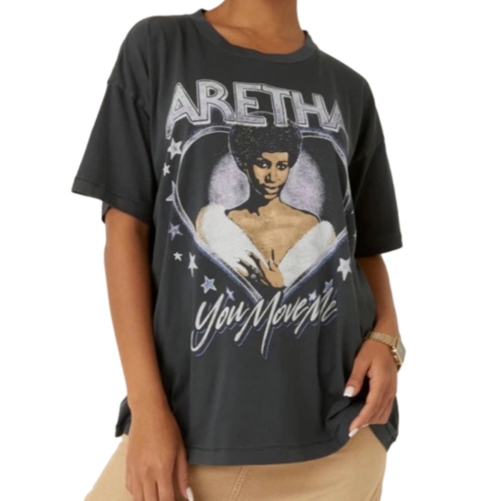 DAYDREAMER Aretha Franklin You Move Me Tee Vintage black